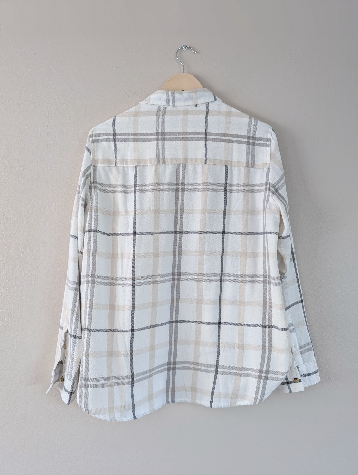 Neutral Soft Button Up Plaid Flannel Shirt (S)