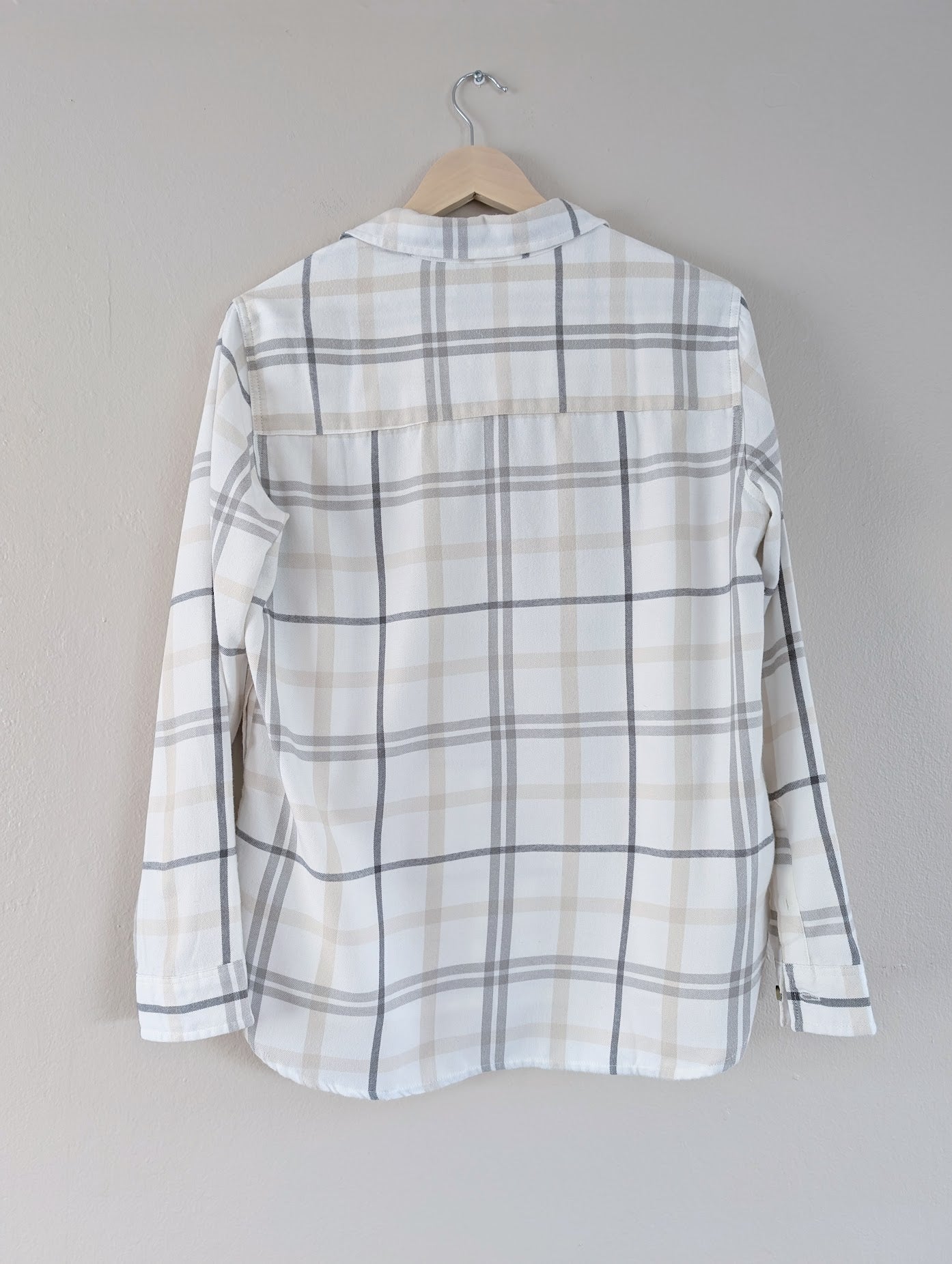 Neutral Soft Button Up Plaid Flannel Shirt (S)