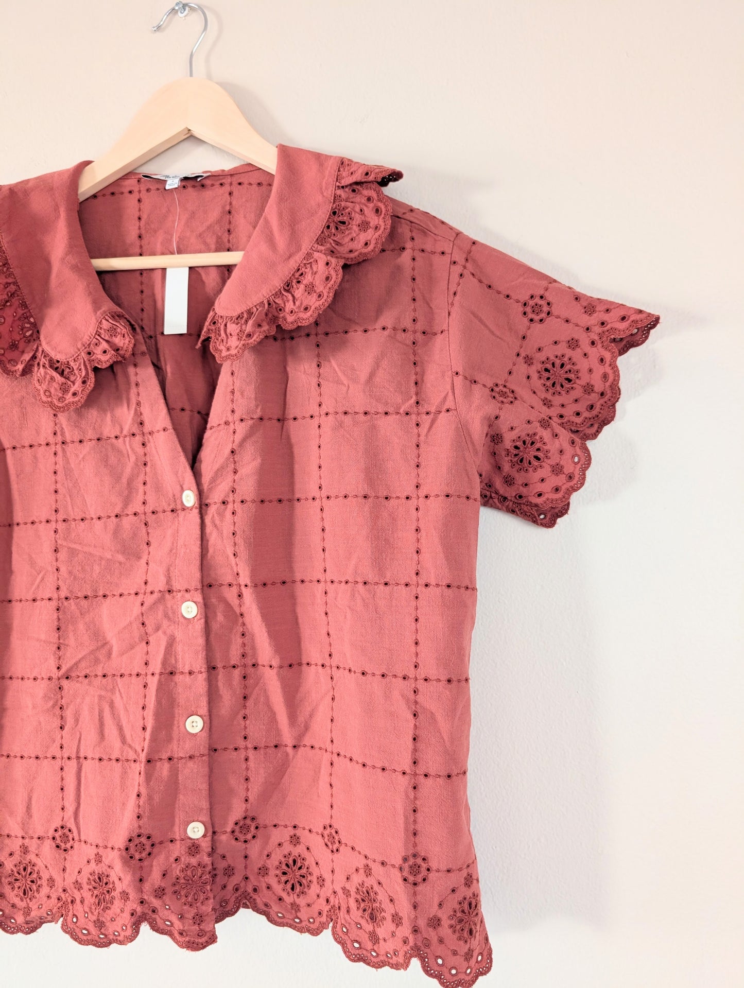 Embroidered Eyelet Collared Shirt (S)