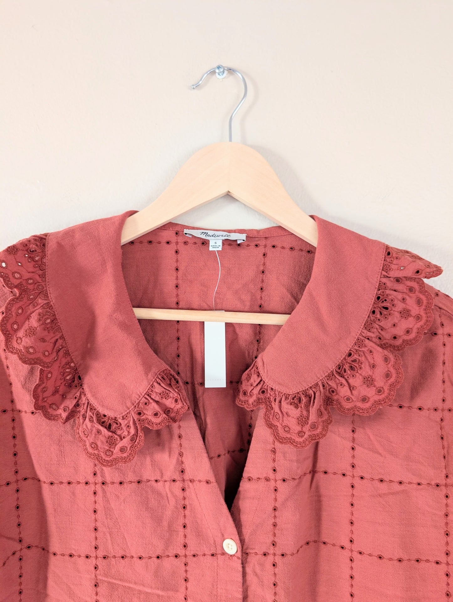 Embroidered Eyelet Collared Shirt (S)