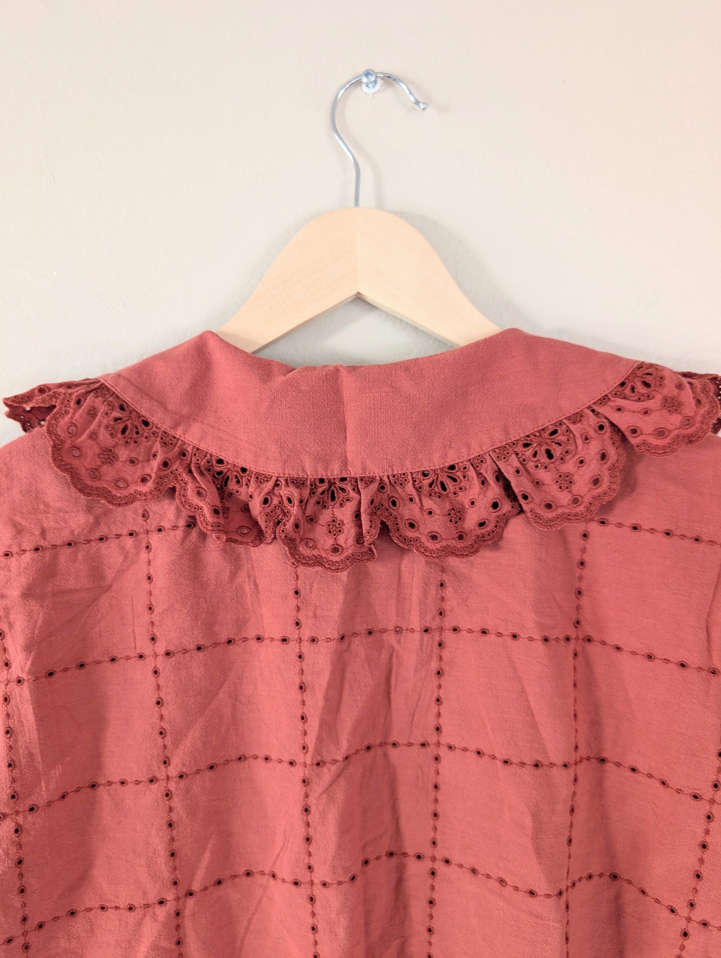 Embroidered Eyelet Collared Shirt (S)