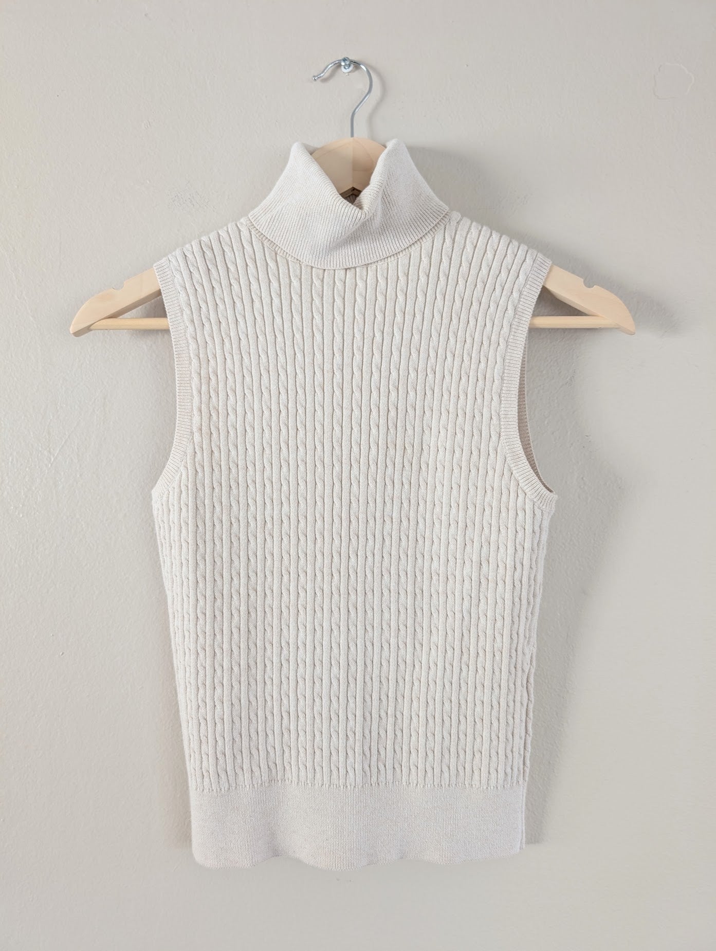 Vintage Sleeveless Cable Knit Turtleneck Sweater Vest (M)