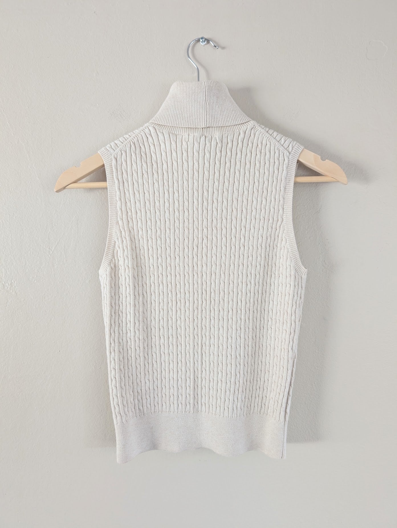 Vintage Sleeveless Cable Knit Turtleneck Sweater Vest (M)